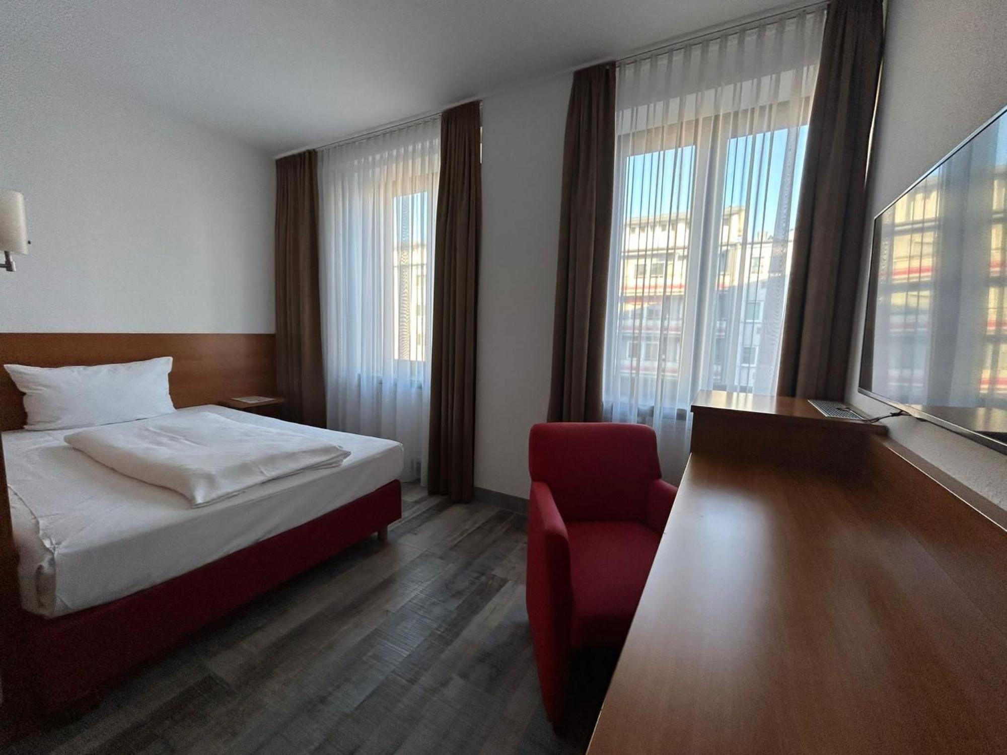 Hotel Fackelmann Nuremberg Ngoại thất bức ảnh